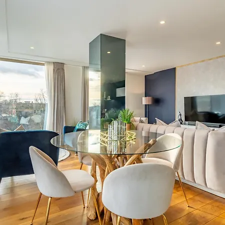 Four Zero Six @ Ryedale House Apartment