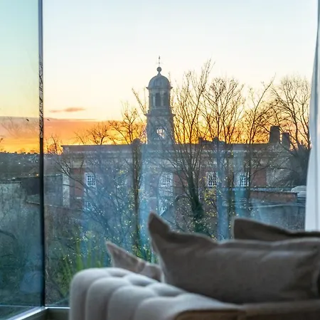 Four Zero Six @ Ryedale House Апартаменты *