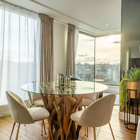 Four Zero Six @ Ryedale House יורק