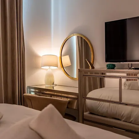 Four Zero Six @ Ryedale House Апартаменты