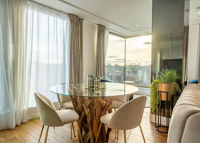 Four Zero Six @ Ryedale House 约克