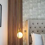 Four Zero Six @ Ryedale House Apartment *