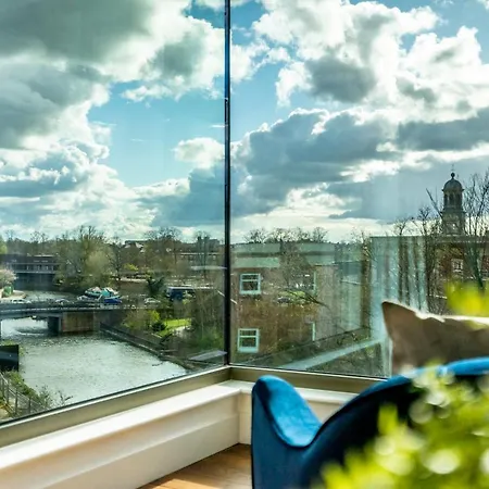 Four Zero Six @ Ryedale House Daire